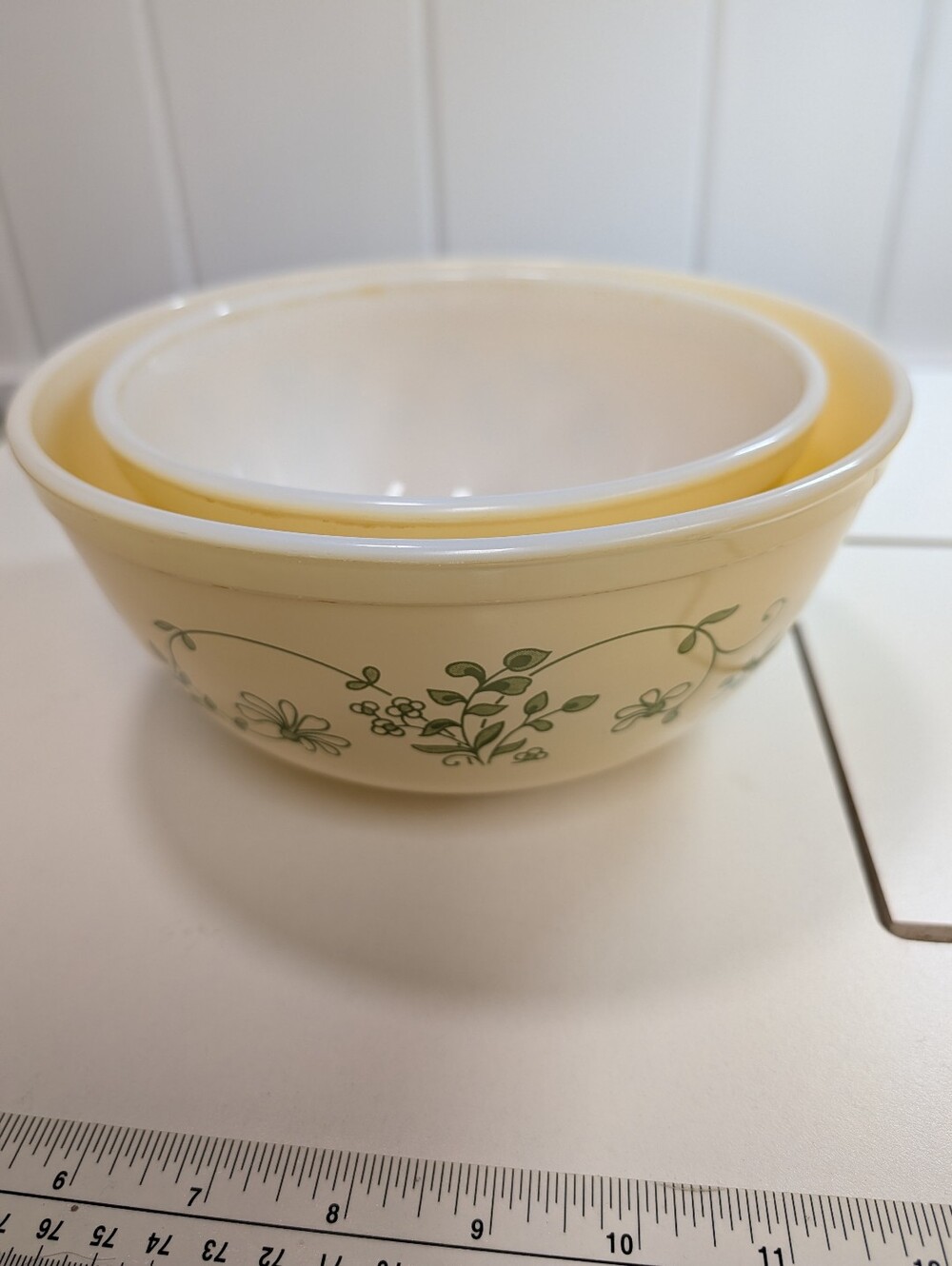 Set Of 2 Pyrex Vintage Pale Yellow Shenandoah Cinderella Mixing Bowls 402 &403,